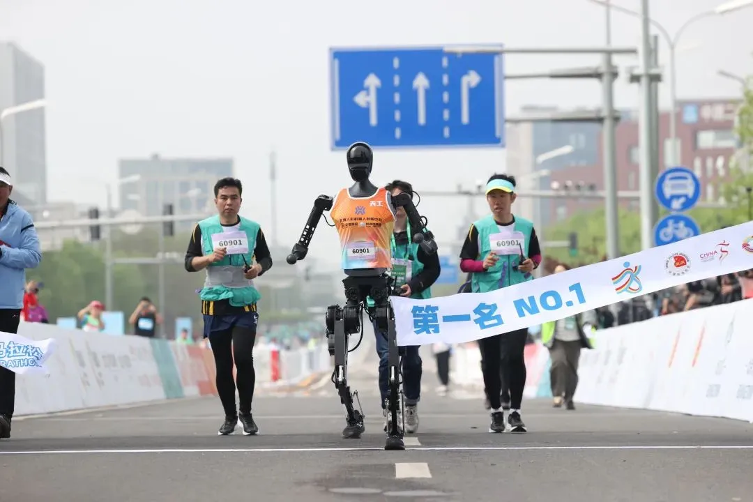 從人形機器人馬拉松開跑看機器人“核心大小腦”的方案優勢